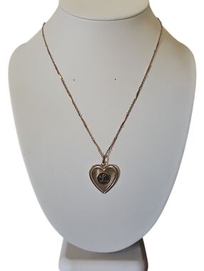 Gold Heart Pendant Necklace with Calligraphy 'L' Monogram